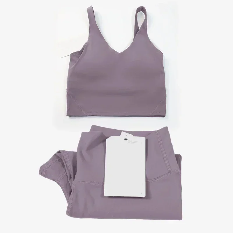 Fitness & Nutrition Lab - Classic women's 2-piece yoga outfit: U-shaped